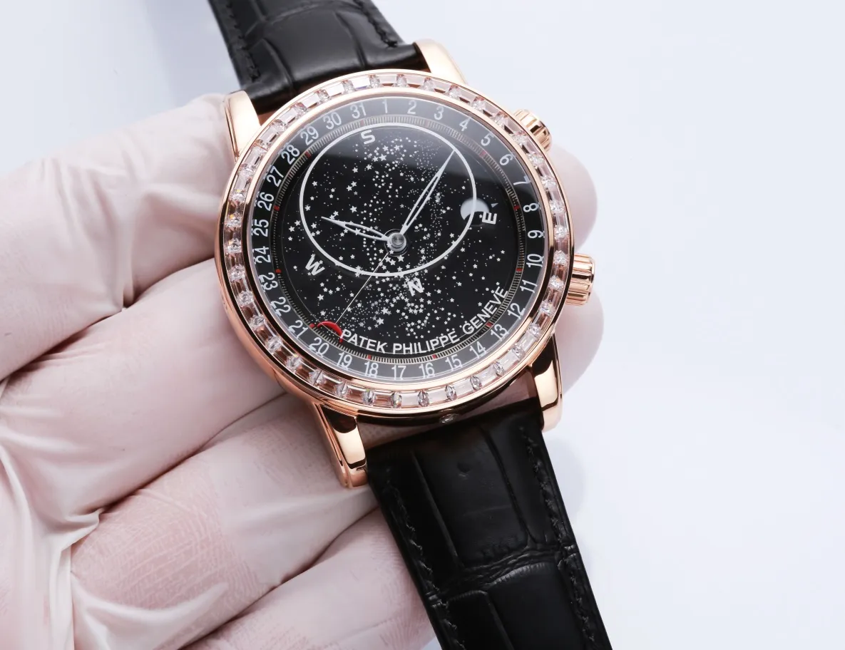 【High-end replica】💰1720! 【Top replica】💰4500! Patek Philippe Starry Sky upgraded and revised version V3 is officially launched. This version corrects the "clockwise" calendar direction consistent with the official version, adds a diamond-set version of the buckle, and tool-free disassembly and assembly of the belt. Text: Patek Philippe 6102 | 6104 Super Complication Series/Geneva Sky Series, have you ever imagined wearing the starry sky on your wrist? This starry sky watch has a unique astrological function. You can enjoy the Geneva sky map on the dial. The blue letters are matched with the 18K real gold-plated moon phase, which is consistent with the original. The black letters are matched with the enamel white moon phase, which is consistent with the original. It took 30 months to carefully build. It uses the original imported Miyota fully automatic mechanical movement modified 324S. The 6 o'clock position on the side of the case It uses imported Swarovski natural rhinestones and an original 18K gold automatic hammer. The moon on the dial will automatically change according to the full moon and eclipse of the moon in the sky. The glass is processed with advanced technology. The micro-arch shape allows the glass to refract light and have a stronger three-dimensional effect, making the dial look more transparent. Men’s ultimate dream is to have the king of watches in hand. Nothing else! (Focus on original new machines) Focus is an attitude, produced by JH!
